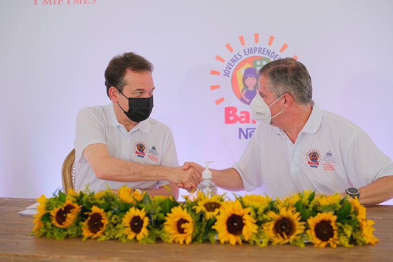 Víctor Bisono, Pablo Wiechers