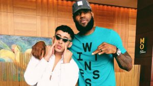 LeBron James, estrella del baloncesto a nivel mundial y Bad Bunny, artista urbano puertorriqueño. (Fuente externa)