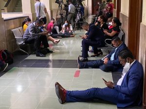 La Prensa se queja de falta de asientos en el Palacio de Justicia de Ciudad Nueva