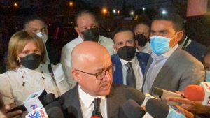 Comisión del PLD llega al velorio madre de Leonel, sin Danilo