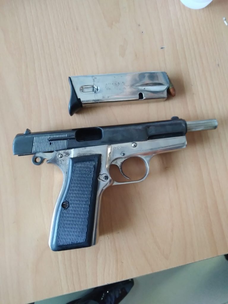 Policía Nacional apresa a un presunto delincuente en Juan Dolio