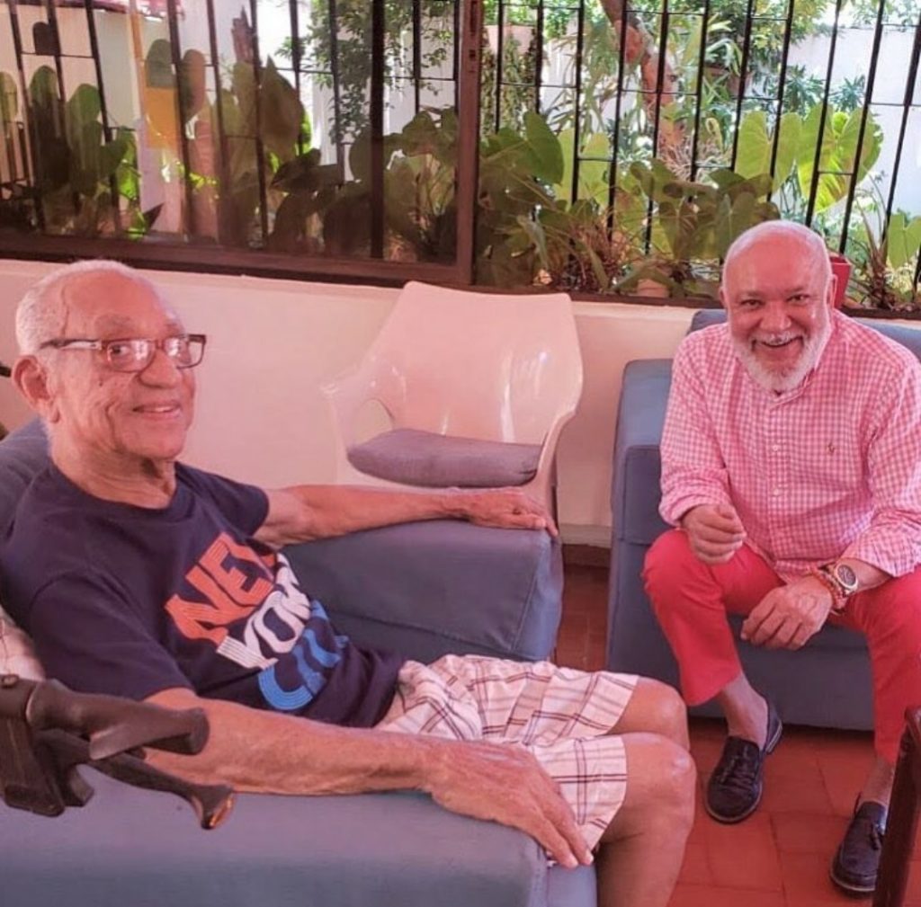 Fallece padre del comunicador Jochy Santos