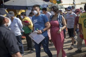 Las autoridades peruanas se han propuesto dar un acelerón en el proceso de vacunación a partir de septiembre, cuando el suministro de vacunas se espera que sea muy superior al de meses anteriores. (Fuente externa)