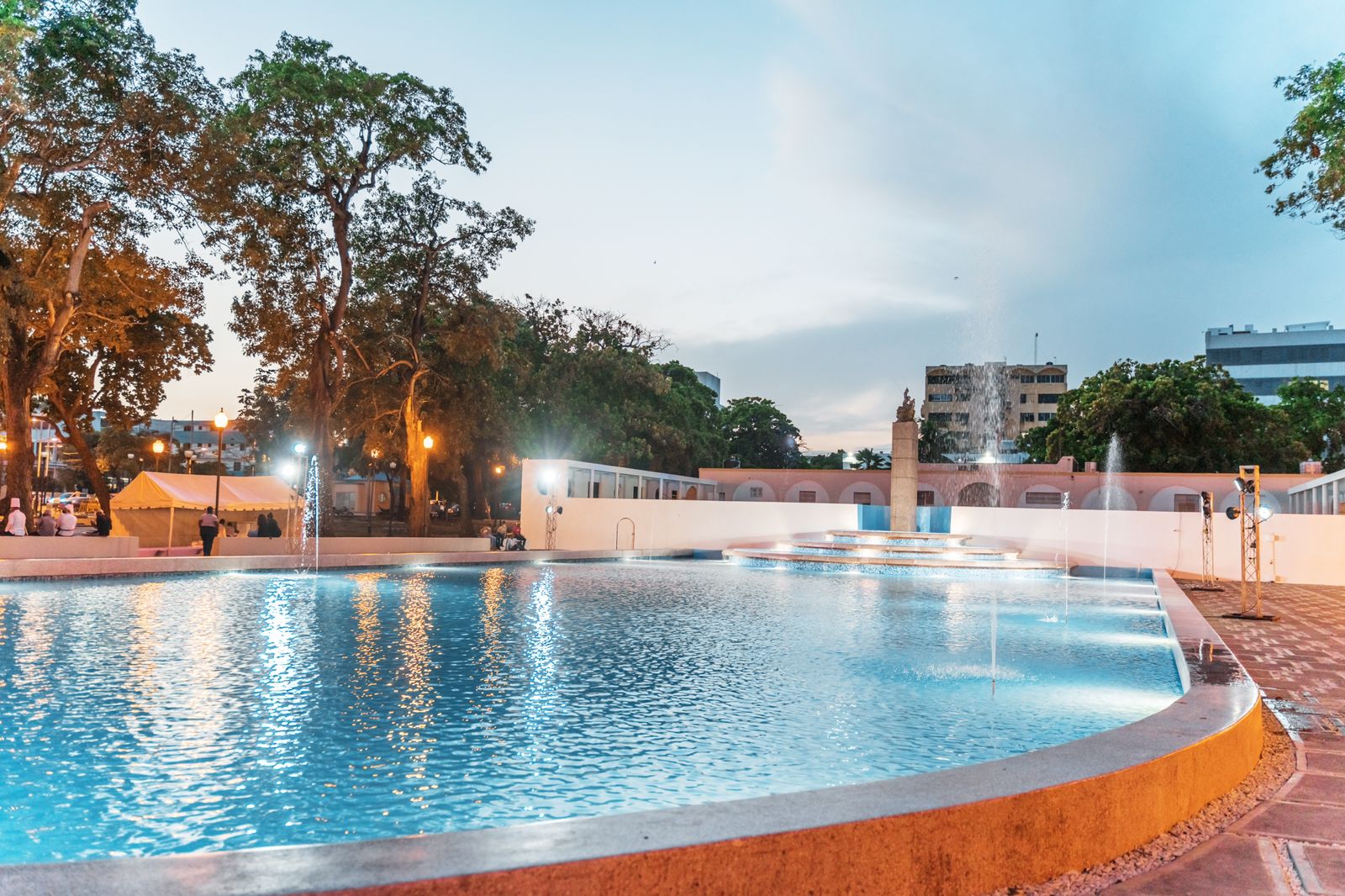 ADN y Banreservas entregan renovado el emblemático parque Eugenio María