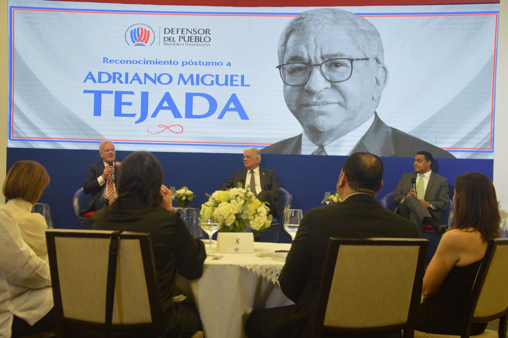 https://elnuevodiario.com.do/video-crean-catedra-de-derechos-ciudadanos-reconocen-de-manera-postuma-a-adriano-miguel-tejada/