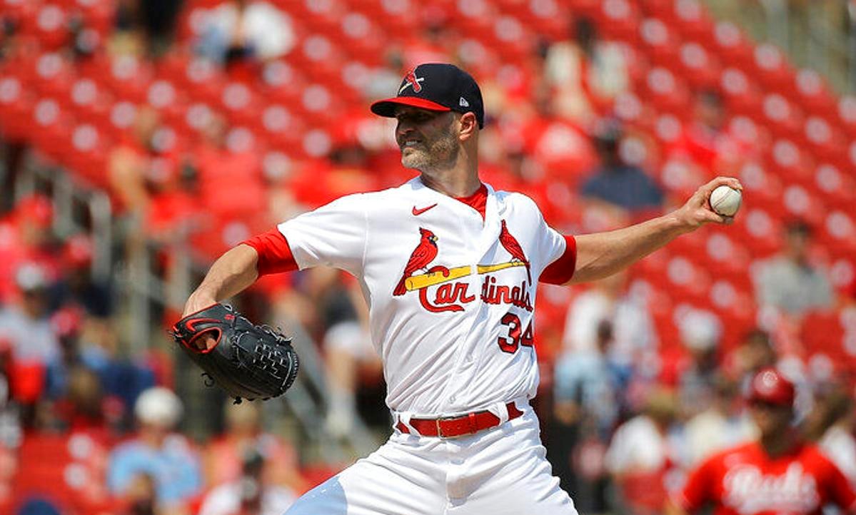 Happ Lanza Sólido Y Los Cardenales Superan A Los Rojos