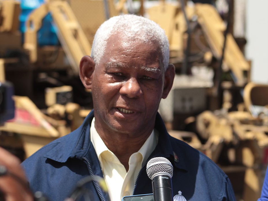 Obras Públicas inicia plan de asfaltado en las provincias Samaná y María  Trinidad Sánchez