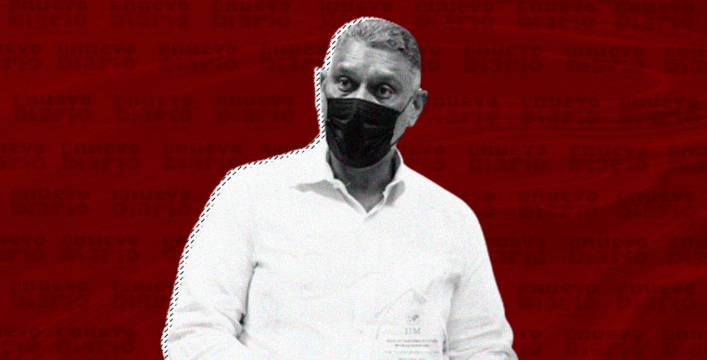 Ministro Jesús Vásquez recibe reconocimiento de parte director de Investigaciones de la Misión Internacional de Justicia, Pehxx Jones. (Ilustración: Yasmín Esmeralda Díaz)