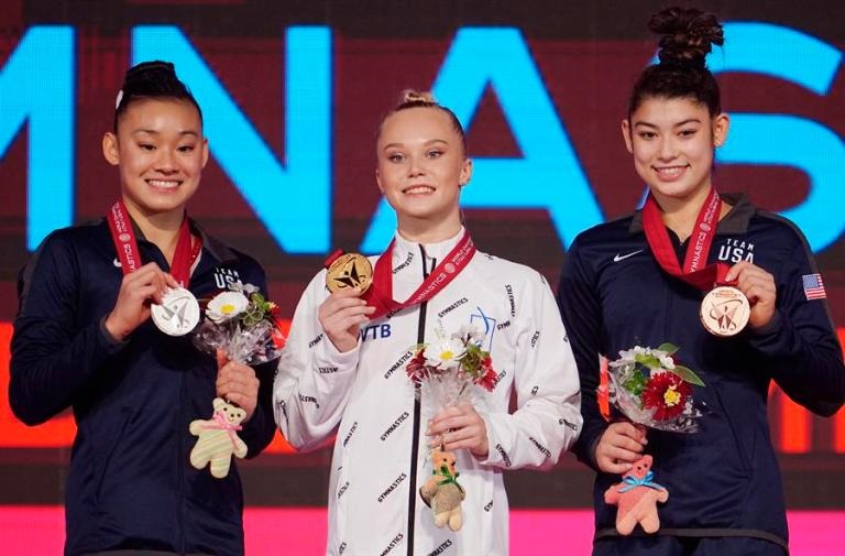 Angelina Mélnikova gana el Campeonato Mundial de Gimnasia Artística