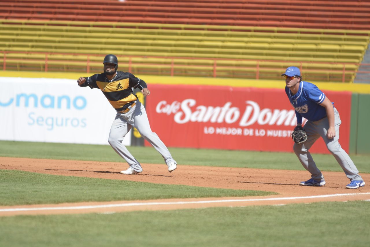 Licey derrota a las Águilas en partido de pretemporada