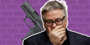 Tras recibir el arma, Baldwin disparó apuntando al objetivo de la cámara que manejaba Hutchins, sin saber que contenía balas reales en lugar de un cartucho de fogueo. (Ilustración: Yasmín Esmeralda Díaz)