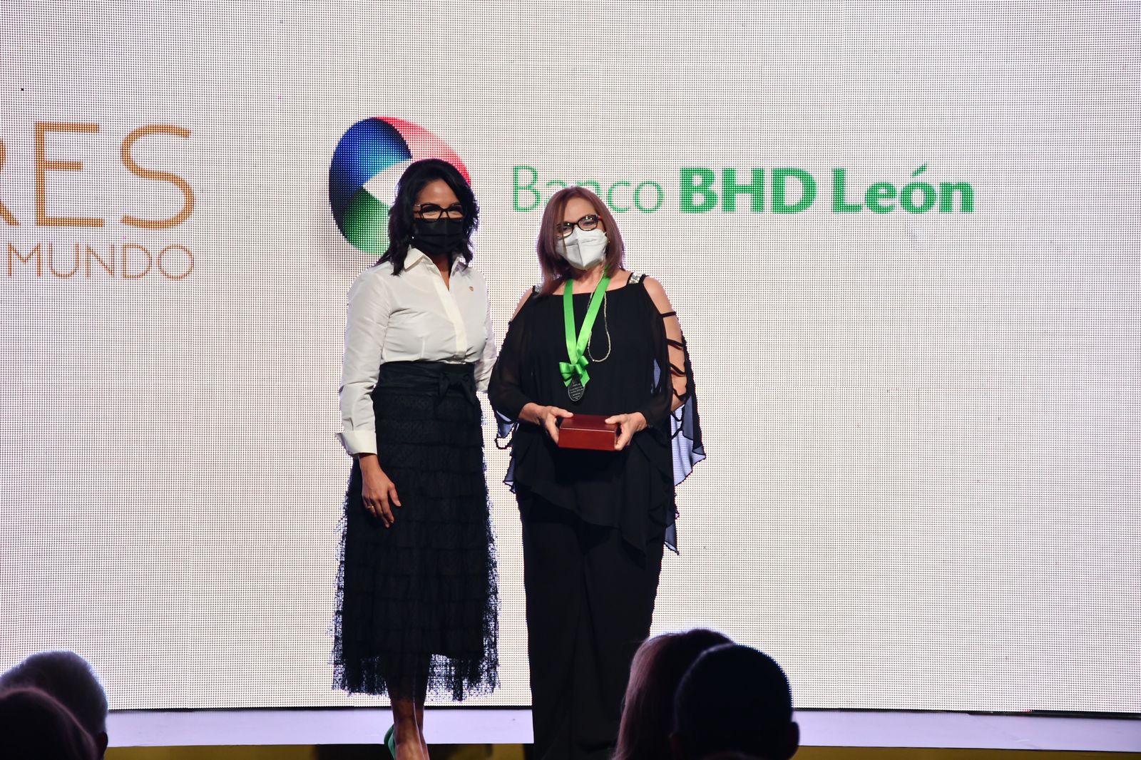 (VIDEO) BHD León Entrega Premio Mujeres Que Cambian El Mundo