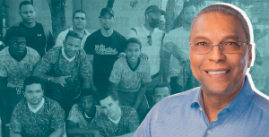 Cónsul Valenzuela entrega reconocimientos y premios a deportistas de Esperanza.