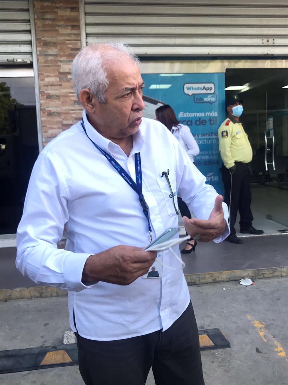 Delincuentes amarran seguridad de Edenorte y cargan con 138 mil pesos en Santiago Delincuentes amarran seguridad de Edenorte y cargan con 138 mil pesos en Santiago