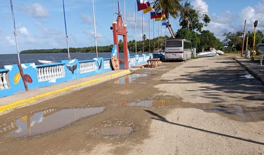 Denuncian mal estado del malecón y otras calles en distrito municipal