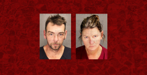 James y Jennifer Crumbley fueron localizados esta madrugada en el interior de un almacén de Detroit (Michigan), después de que la policía recibiese un aviso por parte de un ciudadano al ver su vehículo.