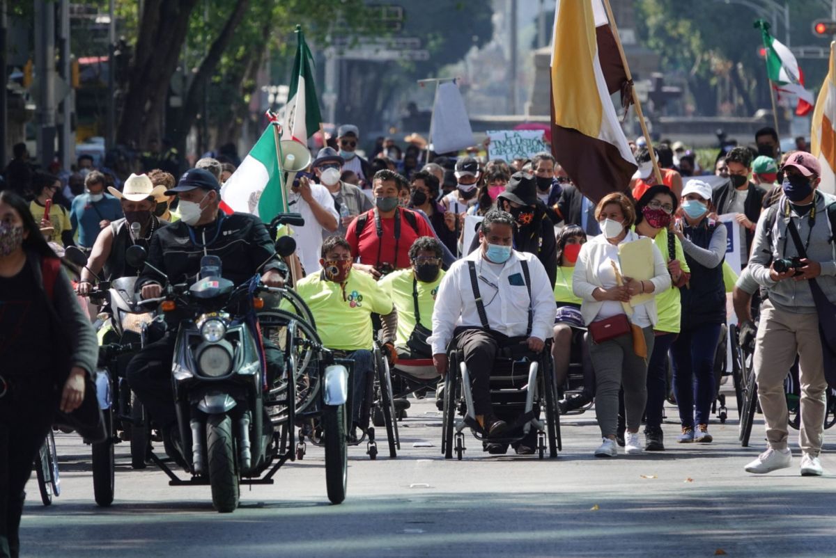 Marchan en México para visibilizar a las personas con discapacidad