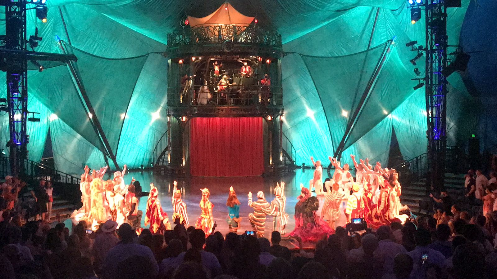 “Kooza” de Cirque Du Soleil sorprende con un impresionante montaje en