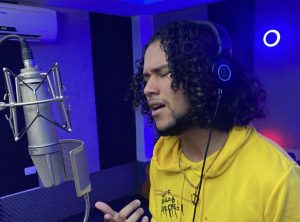 Misael Brea de ‘Uber Eats’ a cantante, lanza el sencillo “Mi Corazón”