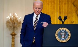 Biden admite fallos en la estrategia de tests de EE.UU. y "fatiga" pandémica
