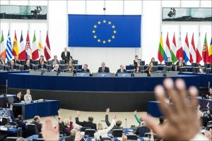 El Parlamento Europeo aprueba la ley que regula los algoritmos y la ilegalidad en internet