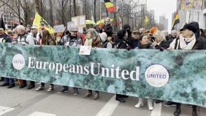 (VIDEO) Termina con disturbios la protesta de Bruselas contra restricciones covid