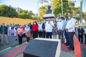 Alcaldía SDN celebra 209 años natalicio del patricio Duarte