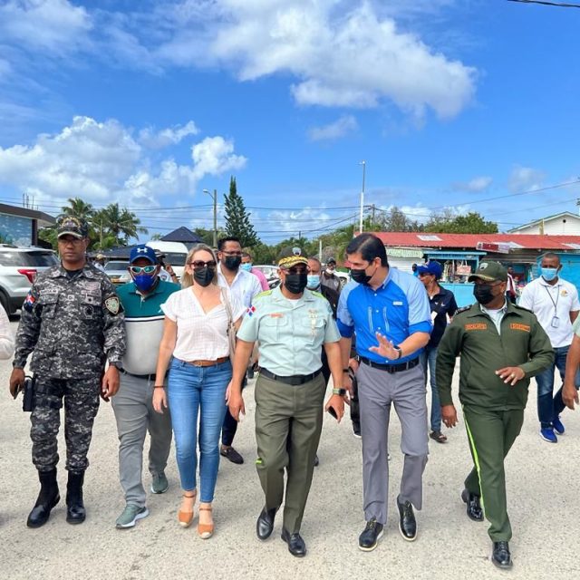 (VIDEO) Director de Digesett visita Bayahíbe con el fin de optimizar el tránsito en esa zona