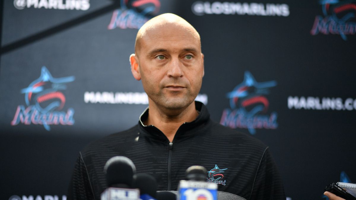 Derek Jeter anuncia salida de los Miami Marlins