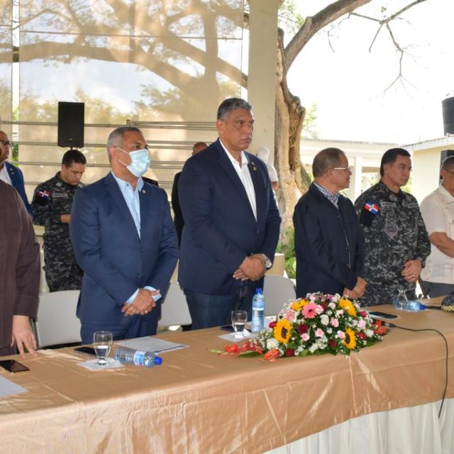 Chú Vásquez dispone instalación de Unidad Anticuatreros en San Francisco de  Macorís