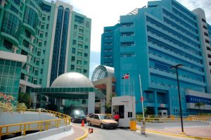 El Hospital Metropolitano de Santiago retoma todas las restricciones del covid-19 por aumento de casos