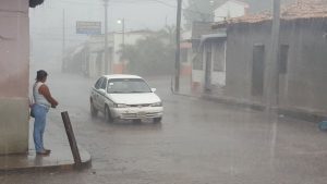 Honduras eleva a amarilla alerta en cuatro departamentos por intensas lluvias