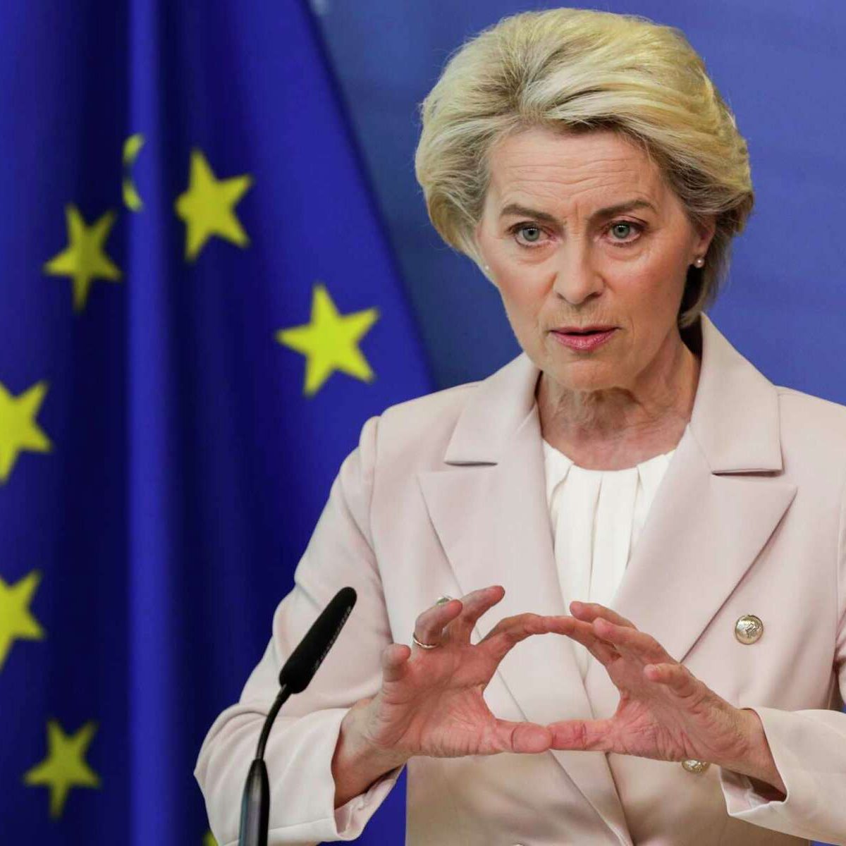 Von der Leyen rebaja expectativas de que la UE acuerde hoy vetar crudo ruso