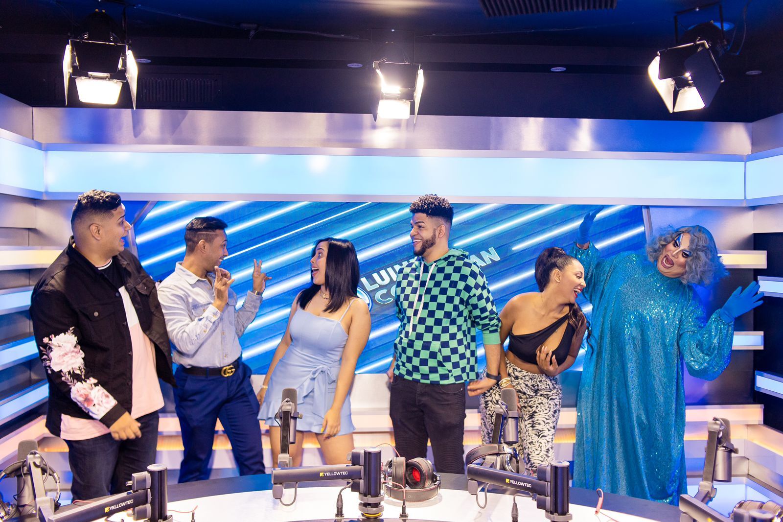 Luinny Corporán presenta la cabina más moderna de la radio El Nuevo