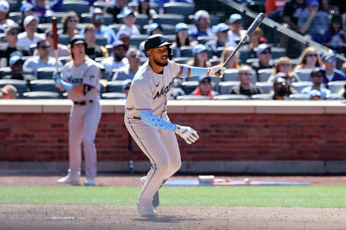 Starling Marte de visita en México con sus hijos