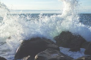 Aumento del mar por el cambio climático afecta al oleaje, según estudio