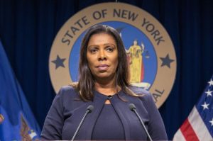 Fiscal de Nueva York critica decisión del Supremo sobre armas en público