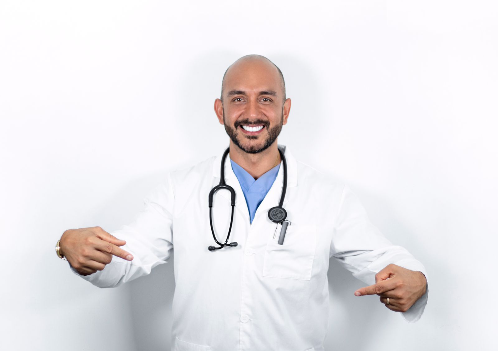 “Y vivieron sanos para siempre”, el libro que invita a cuidar el cuerpo para prevenir enfermedades del Dr. Simón Fit 1 WhatsApp Image 2022 06 24 at 5.41.22 PM
