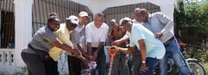 Alcalde de Boca Chica da inicio a construcción de aceras y contenes