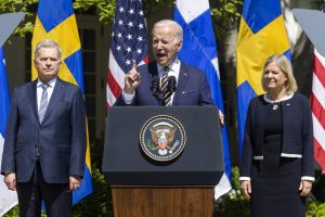Biden dio su beneplácito al acuerdo entre Turquía, Suecia y Finlandia