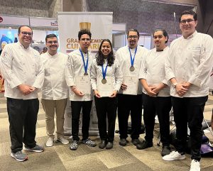 Estudiantes de gastronomía de la PUCMM ganan oro en el Gran Premio Culinario 2022