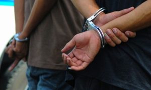 Honduras detiene a 3 supuestos traficantes cuando trasladaban a 19 hondureños