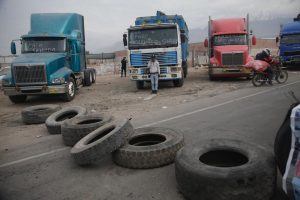 Gobierno peruano anuncia suspensión "mayoritaria" del paro de transportistas