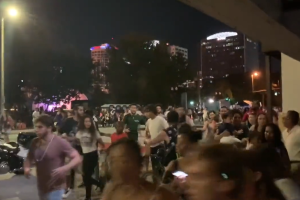 Falsa alarma de tiroteo desata el caos en un espectáculo en Florida