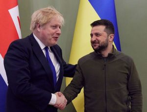 Johnson dice a Zelenski que confía en que Ucrania recupere el territorio