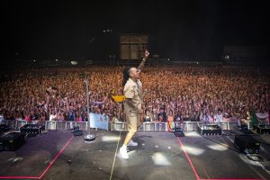 Ozuna cautiva a miles de espectadores en el inicio de su gira de conciertos 2022 en Europa