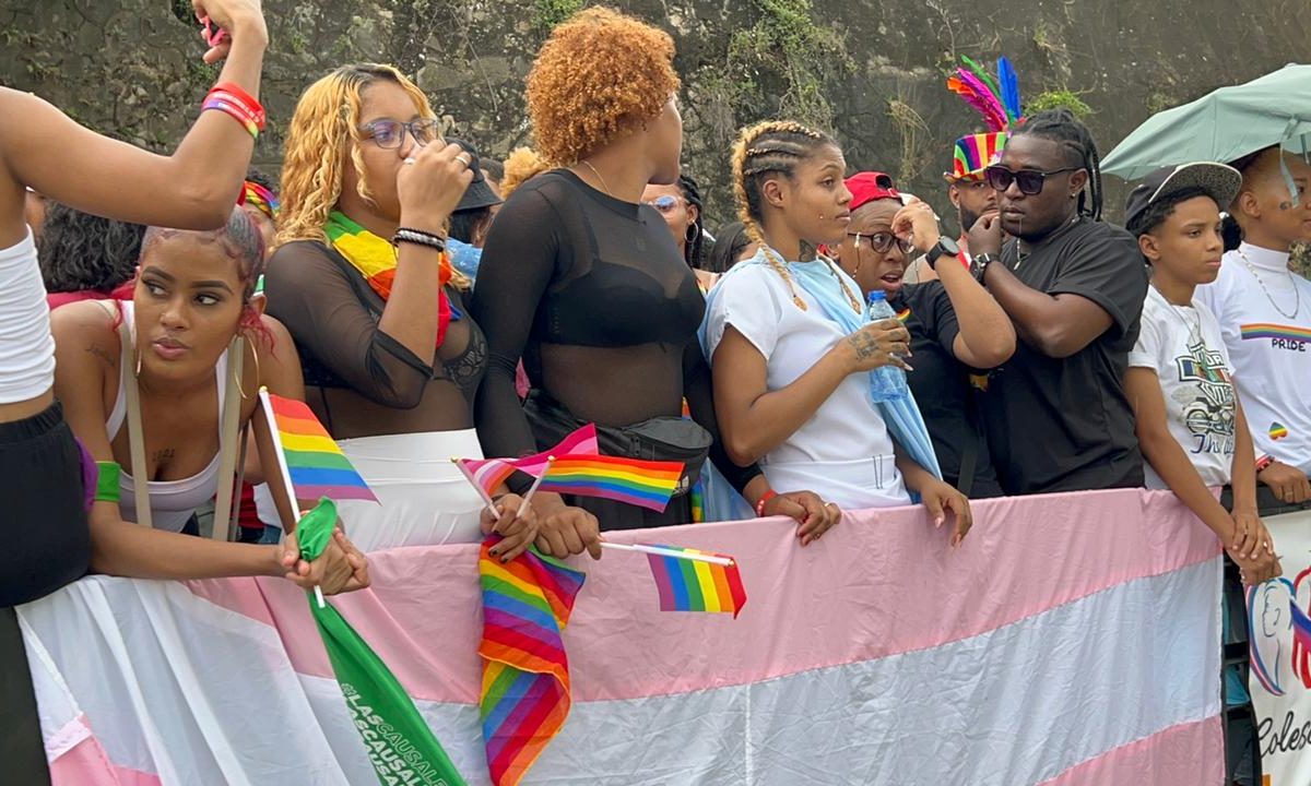 Video Colectivo Lgtb Realiza Caravana Para Celebrar El Orgullo Gay