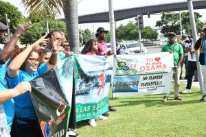 Comunitarios piden a Abinader intervención para trasladar barcazas sobre río Ozama y garantizar salud