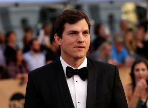 Ashton Kutcher, a punto de perder la vista y el oído, por una "vasculitis"