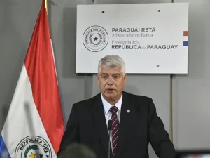 Ministro de Obras buscará candidatura presidencial oficialista en Paraguay